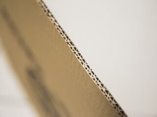 Caixa de papelão com onda dupla